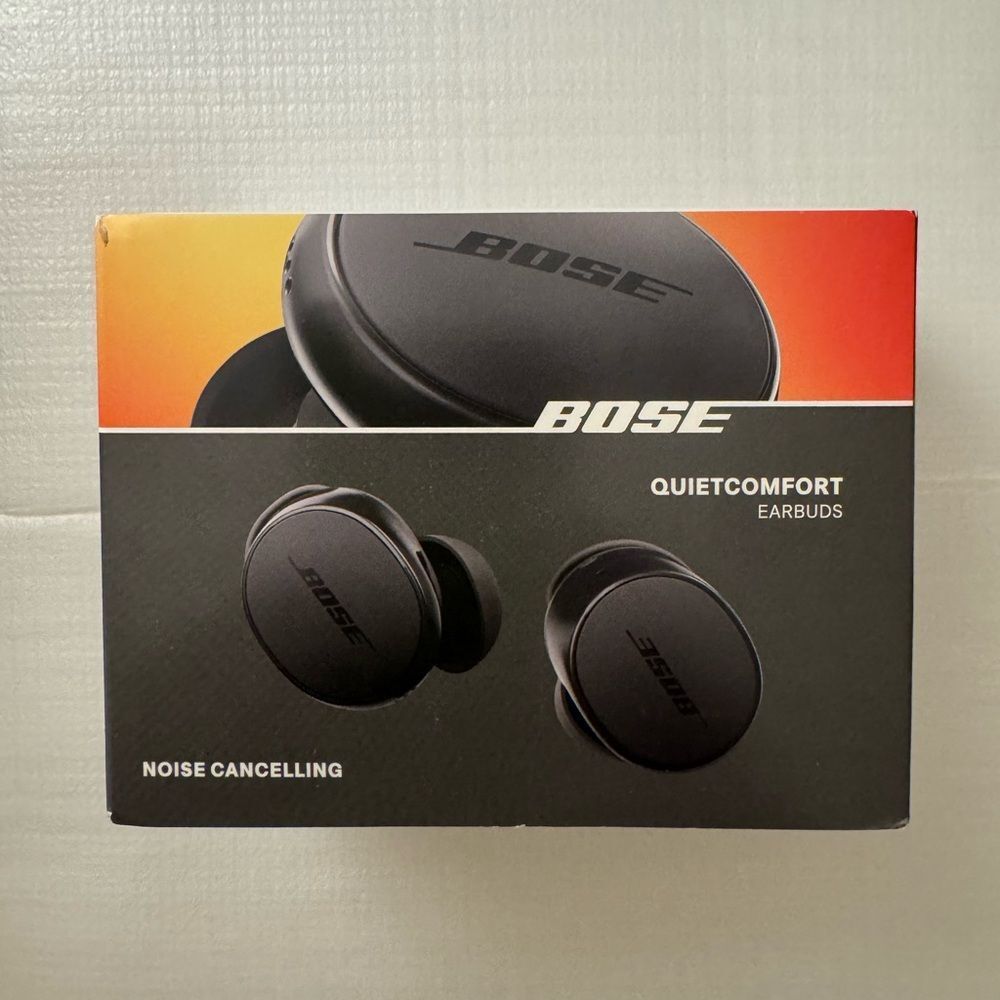 NWOT Bose QuietComfort Earbuds - White